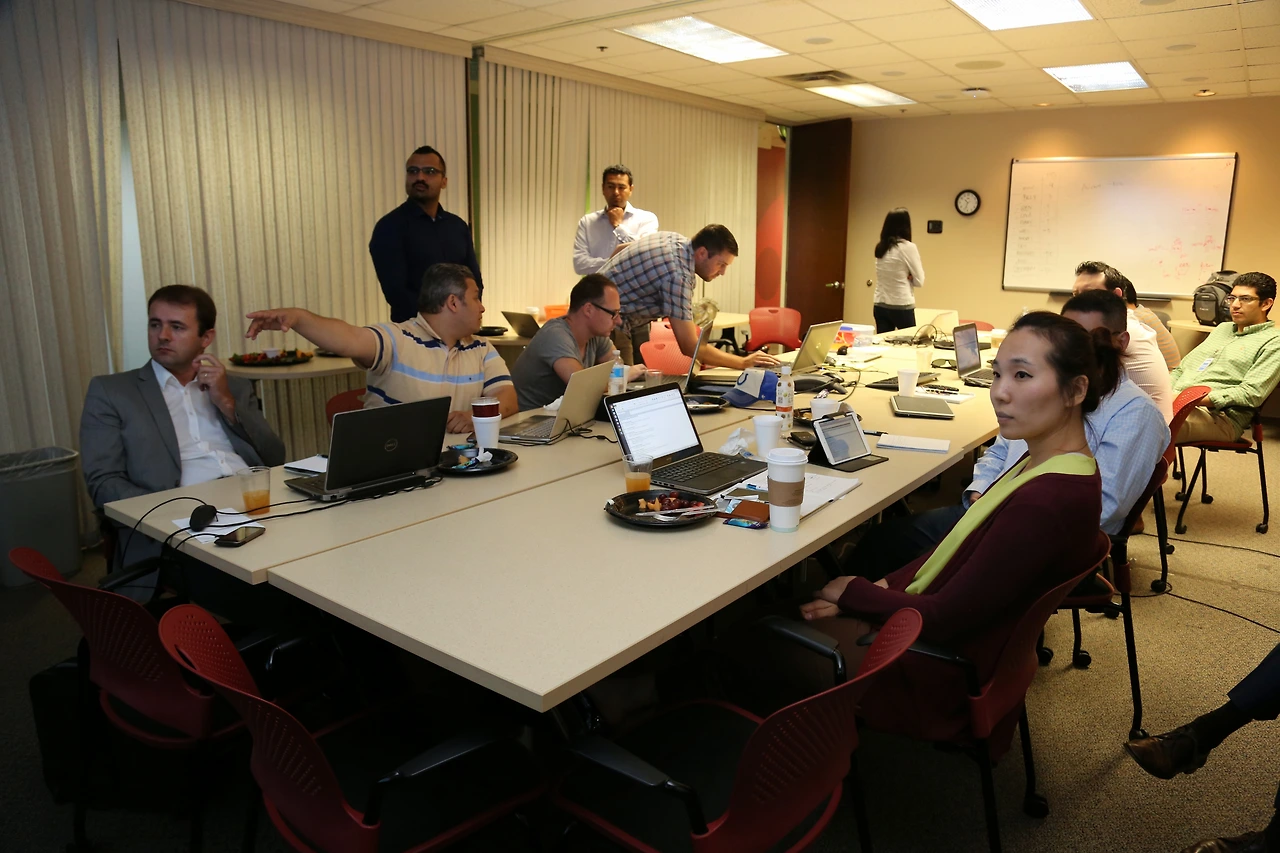 미국회사재직시절 회의중.JPG