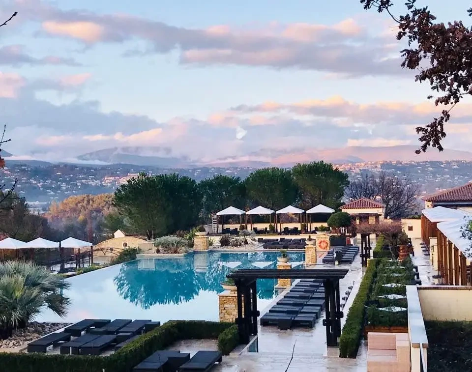 iyW_qo5W0bY9pGB1ZGgzQ1S4O5k