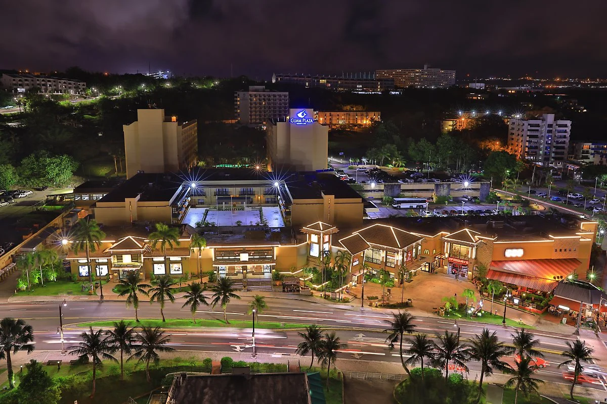 Guam_Plaza_Resort___Spa_(night_).JPG