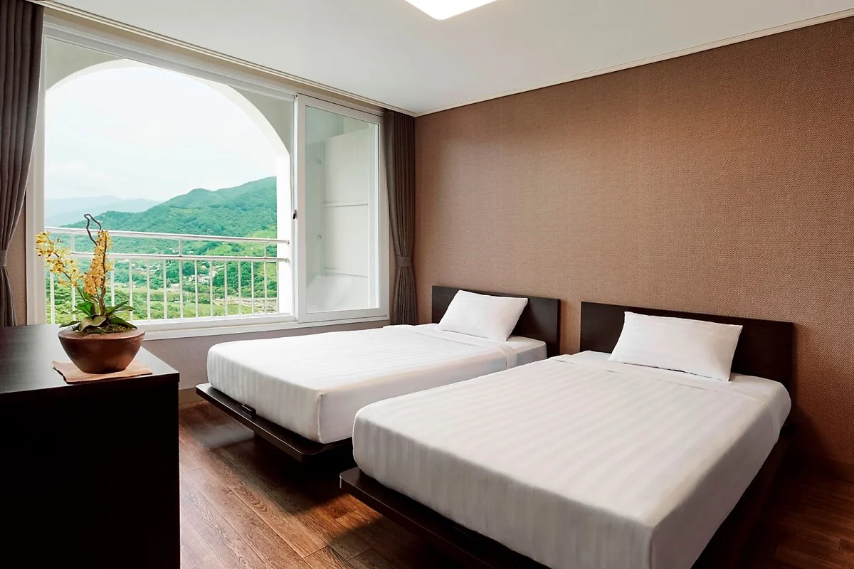 ext-FG8070210.jpg?type=w1200