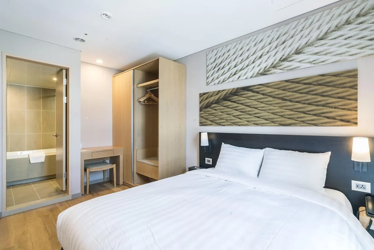 79615206.jpg?type=w1200