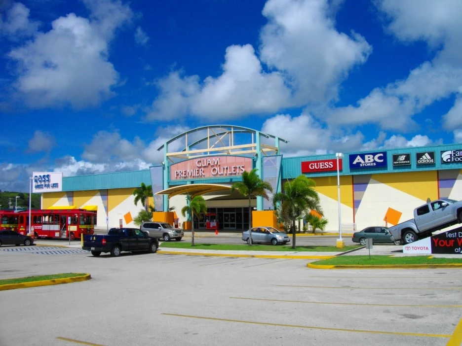 Guam_Premier_Outlets.JPG