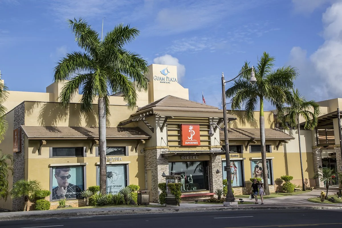 Guam_Plaza_esterior_P13.JPG?type=w1200