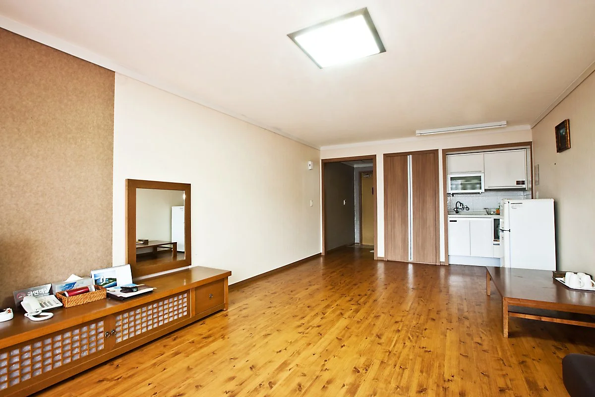 2013_0205_%EA%B0%9D%EC%8B%A4%28%ED%8C%A8%EB%B0%80%EB%A6%AC%EC%98%A8%EB%8F%8C%29_009.jpg?type=w1200