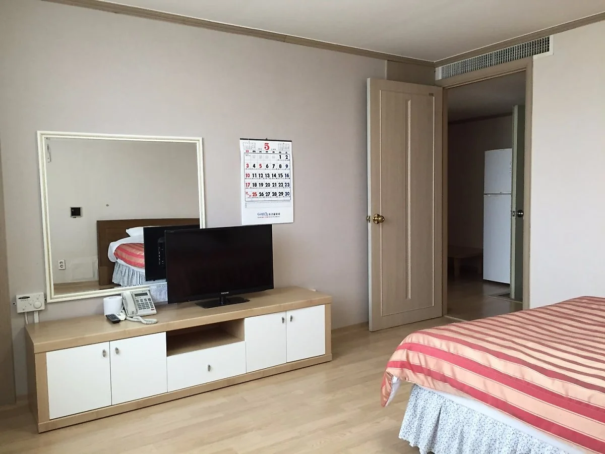 ext-FG8083150.jpg?type=w1200