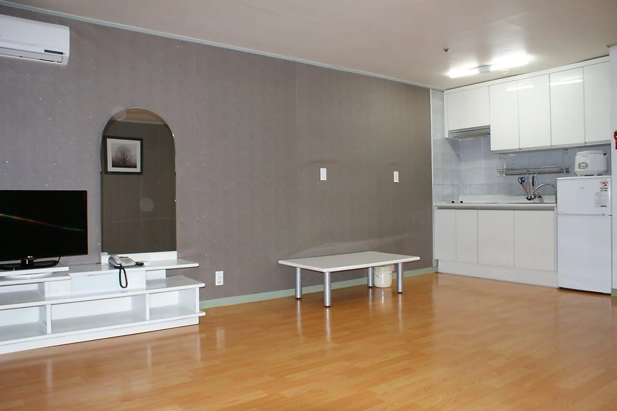 ext-FG8079108.jpg?type=w1200