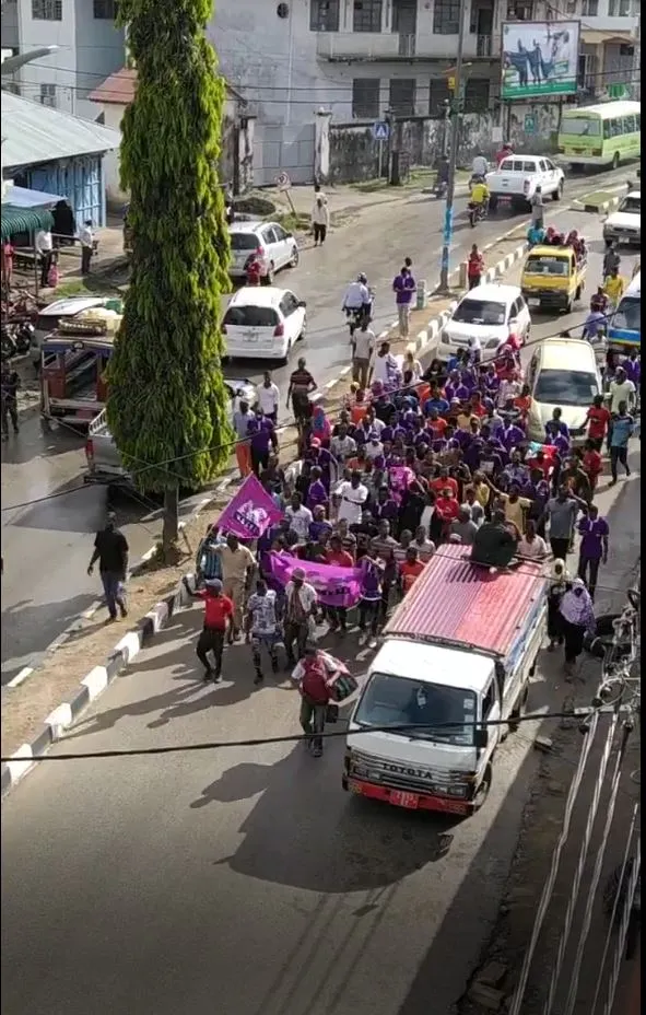 펨바 선거운동.JPG