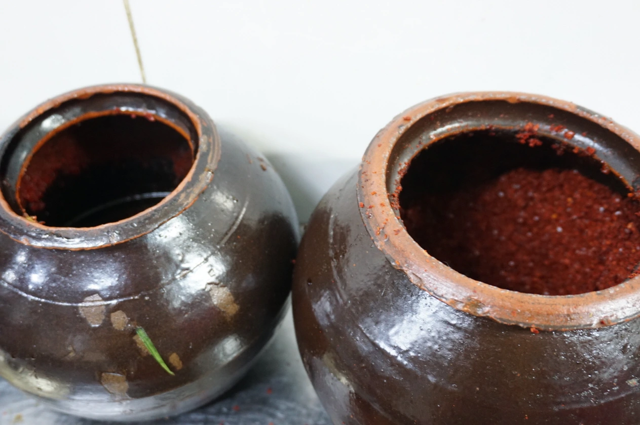 크기변환_간장항아리와 고추가루항아리.JPG