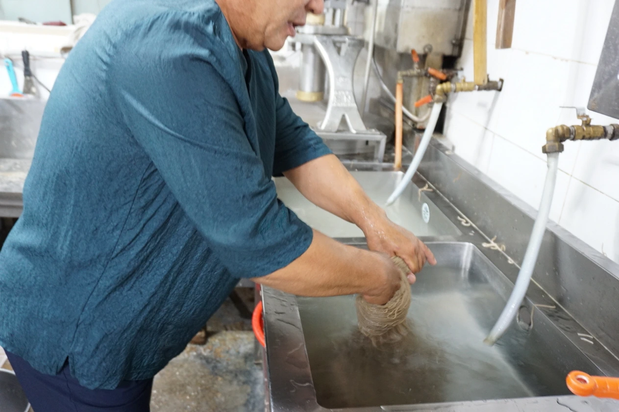 크기변환_찬물에 면 헹구기.JPG