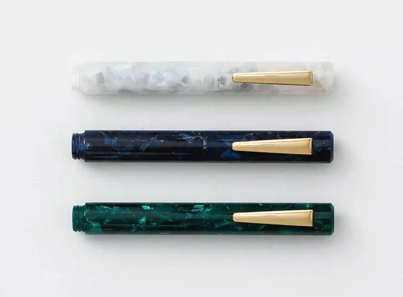 hightide-attache-marbled-fountain-pen-white-9_2048x.jpeg