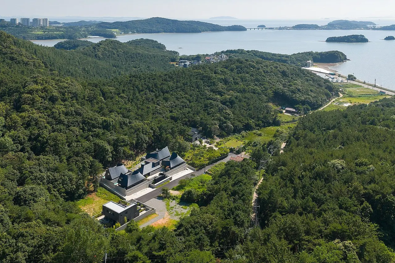 image?url=https%3A%2F%2Fimages.stayfolio.com%2Fsystem%2Fpictures%2Fimages%2F000%2F304%2F986%2Foriginal%2F4663dd71aece59b499d4cee9c476e607fa740867.jpg%3F1757402665&w=1920&q=75