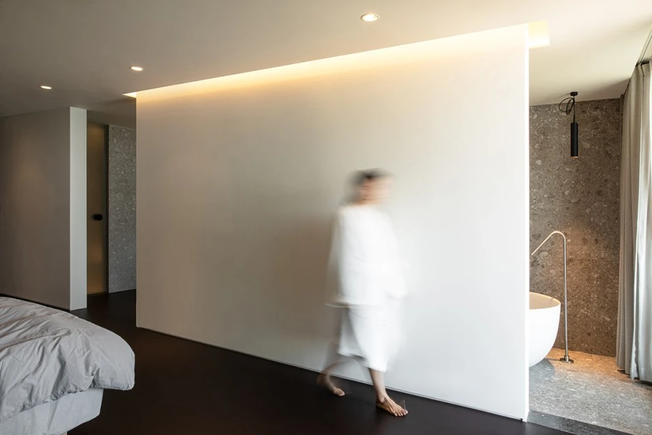 karuna_202_2.jpg?type=w1