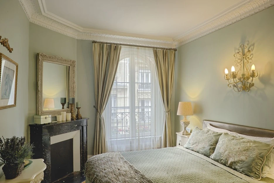 Prestigious-Paris-Montmartre-Renoir-Apartment-Master-Bedroom-2.jpg?type=w1