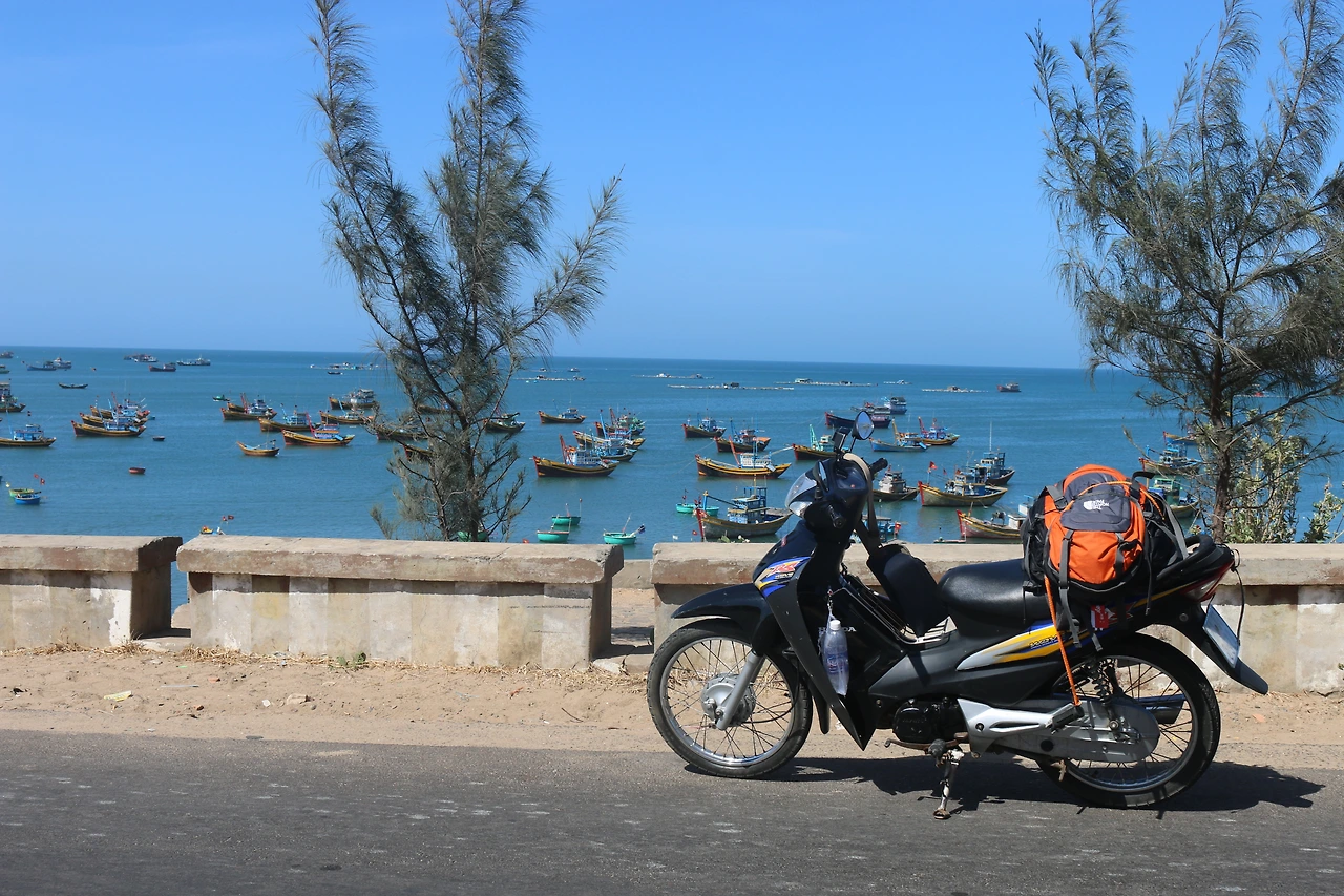 20 무이네아침과오토바이.JPG