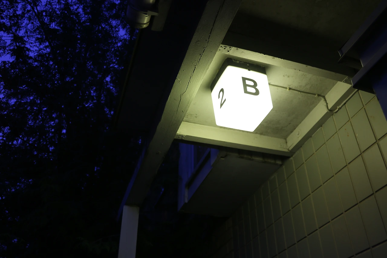 8-늦은 저녁 카우치서퍼집 도착.JPG