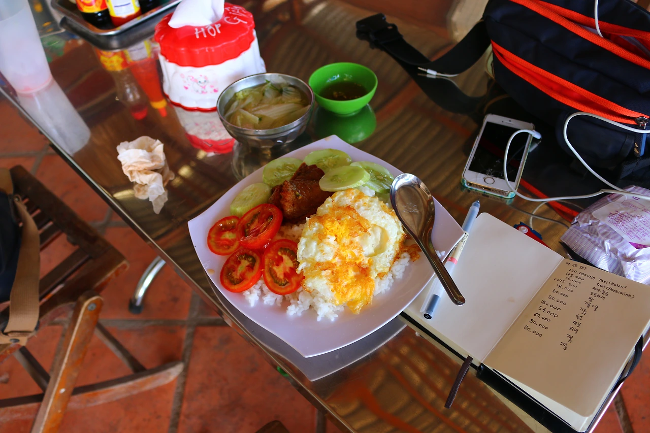 32 꼬마의 밥상.JPG