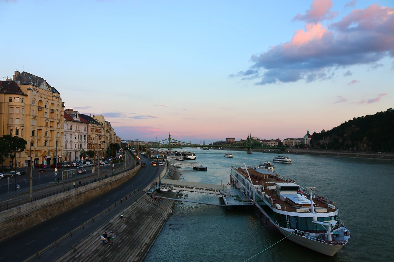 43부다와 페스트를 잇는 다리 .JPG