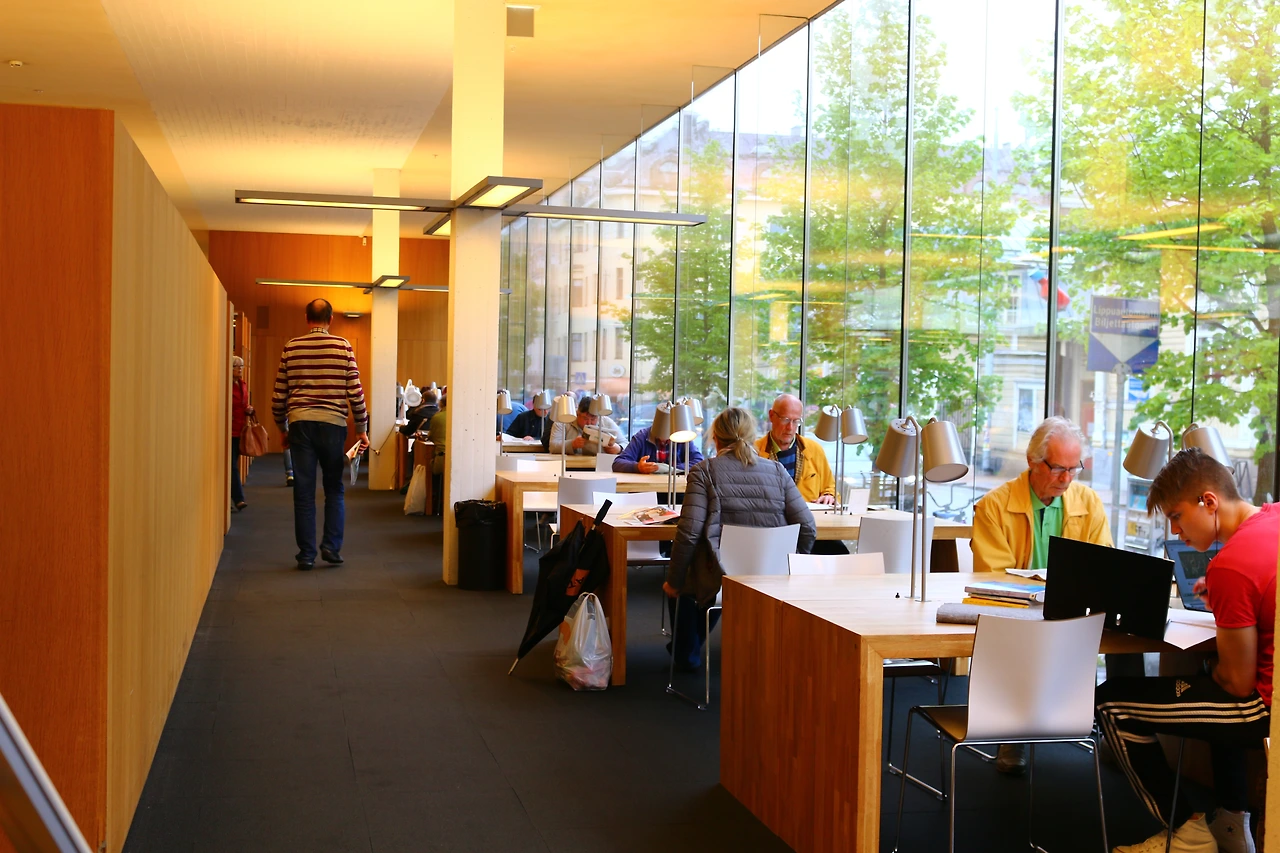 81- 투르쿠 도서관 내부3.JPG