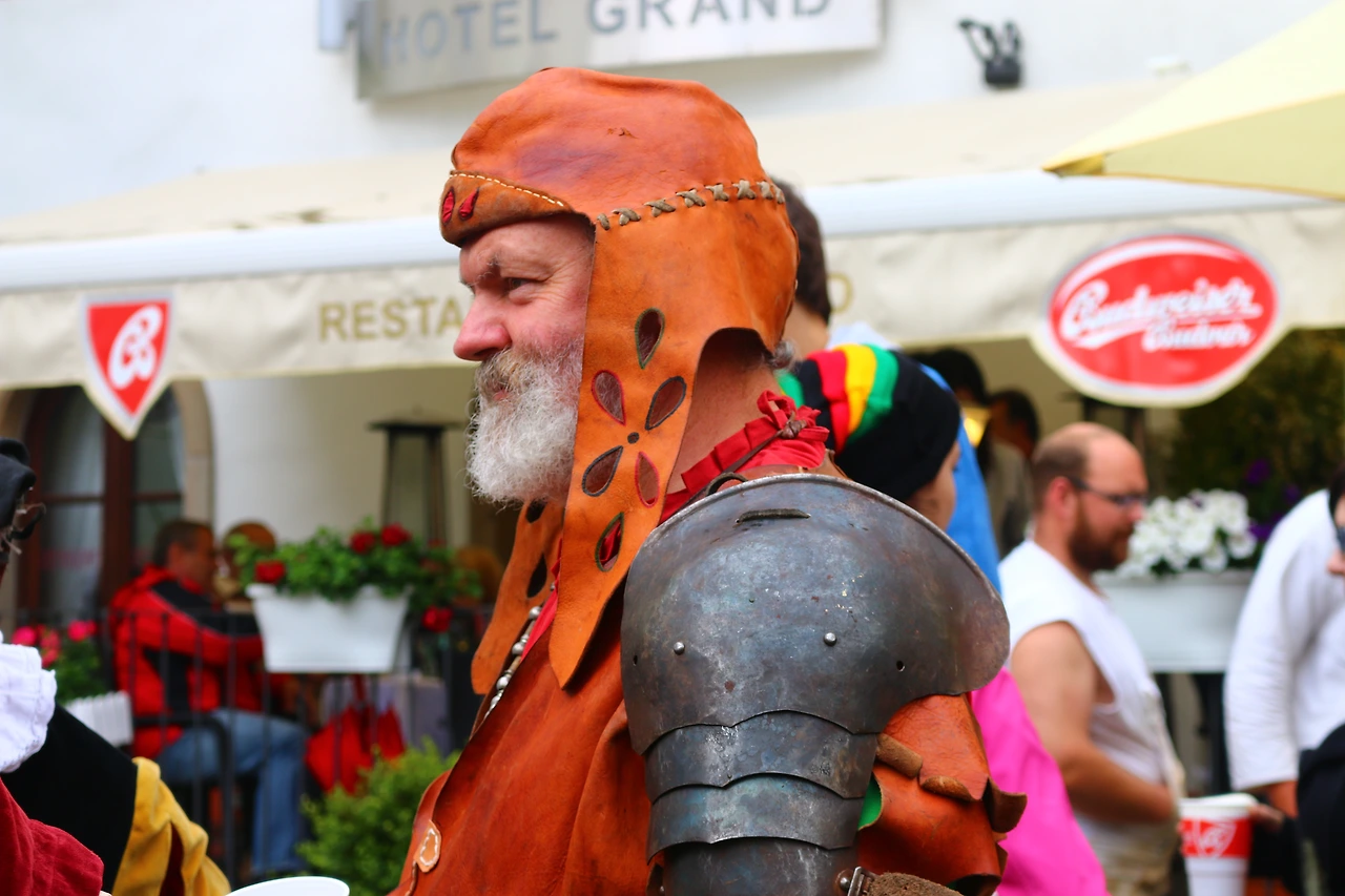 37 축제중인 체스키크롬로브.JPG