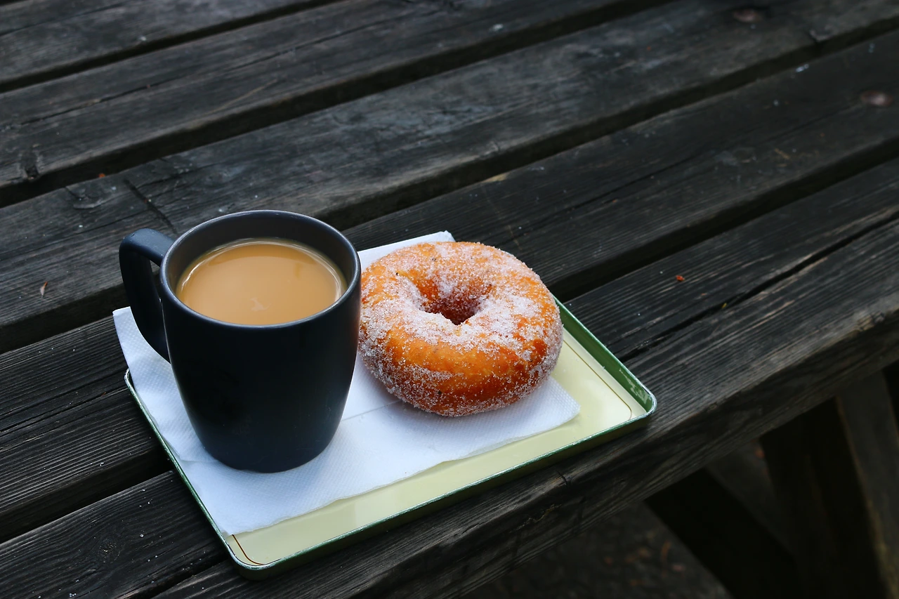 46 - 퓌니키타워의 명물 뭉키와 밀크 커피.JPG