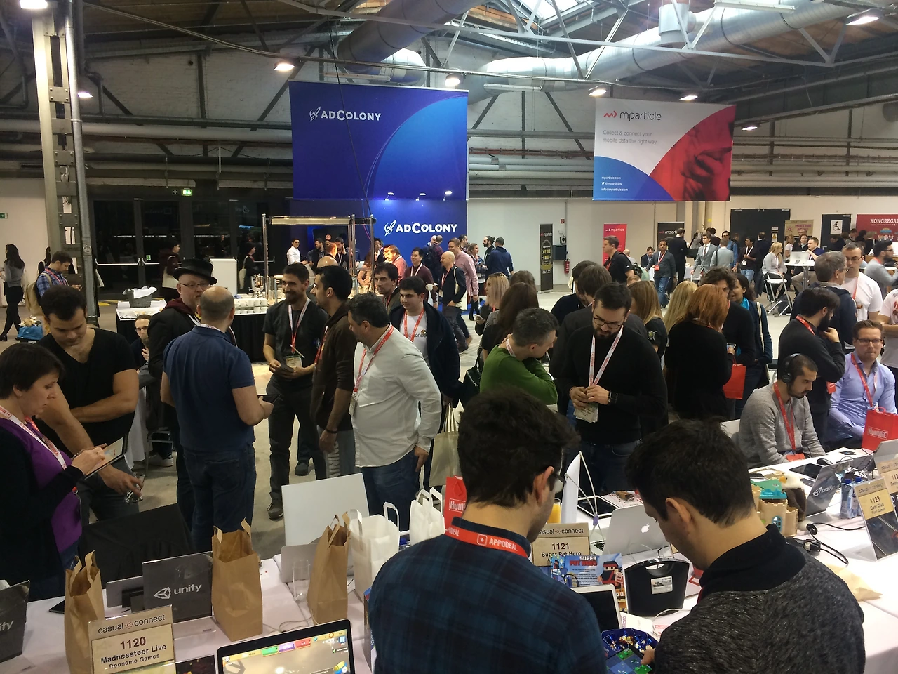 캐주얼 커넥트 전체샷 2.JPG