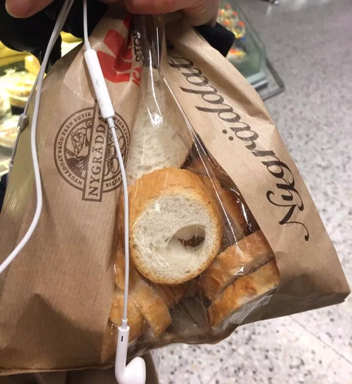 바게뜨 썰어넣음.jpeg