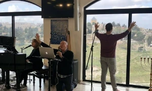 ?src=%22https%3A%2F%2Flh5.googleusercontent.com%2Fp%2FAF1QipM9gGkxzaTmC8XF0kdg81jc0v8b3ryvF_ghgZ5P%3Dw900-h900-k-no-p%22&type=ff500_300