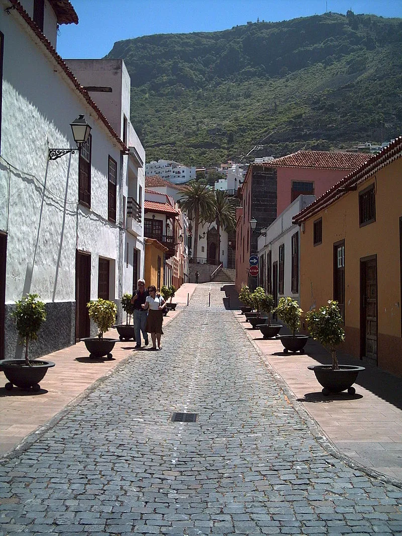 800px-Tenerife-Garachico-1.jpeG