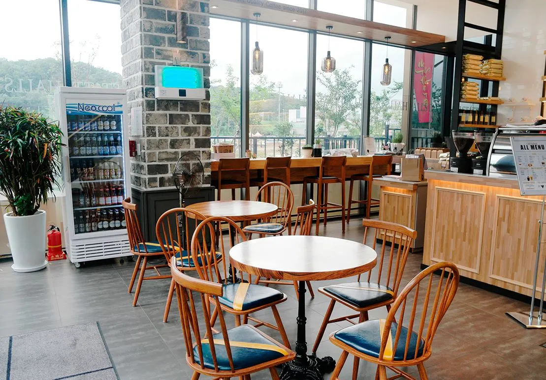 카페인테리어 물왕저수지카페 할슈타트 비츠조명 조명인테리어 카페조명 2.JPG