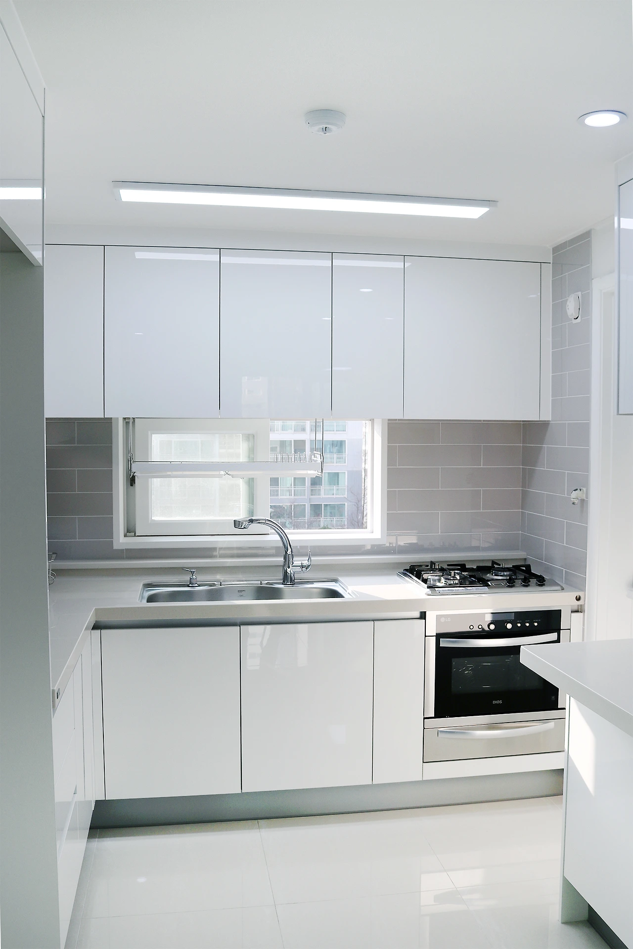 화이트인테리어_아파트인테리어_30평인테리어_모던인테리어_아파 (5).JPG