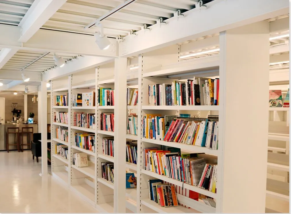 카페인테리어 카페조명 레일등 가리모쿠 펜던트조명 카페추천 조명인테리어.JPG