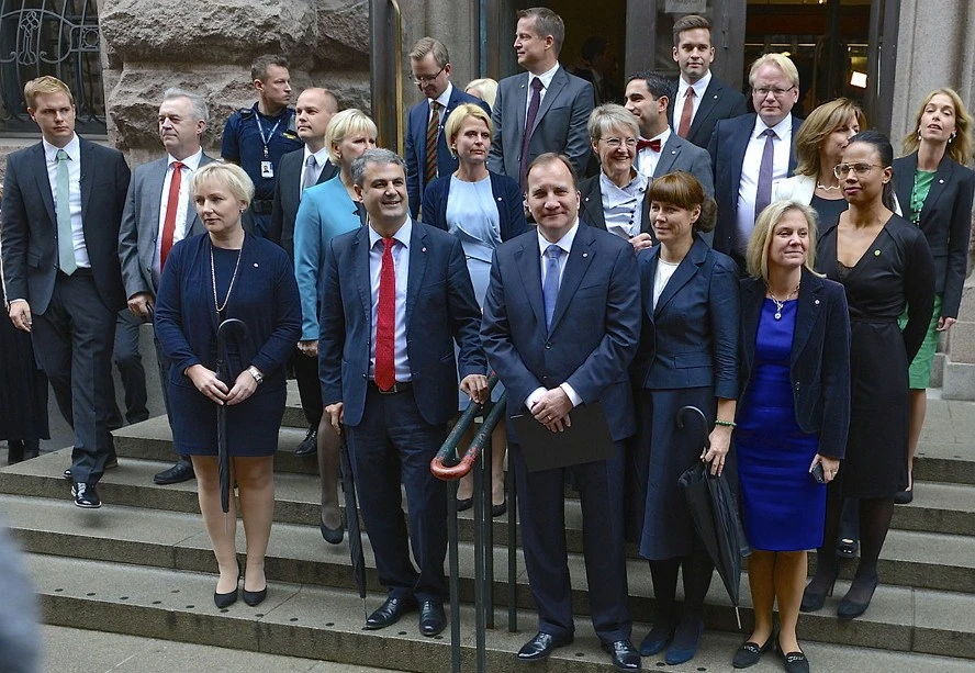 Loefven_Cabinet_okt_2014.jpg?resize=888%2C613