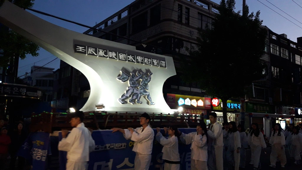 99FB524F5AED045F2F2B65