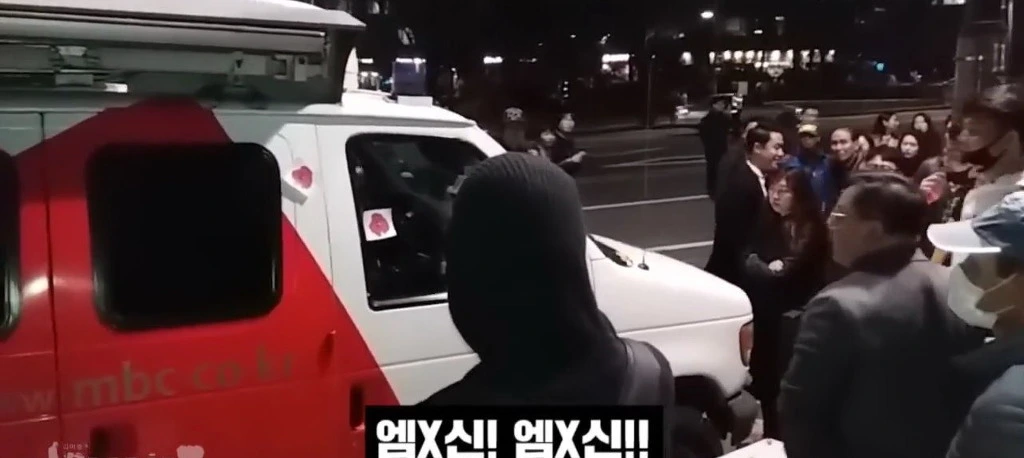 262EE23958BCE2C12FFF9C