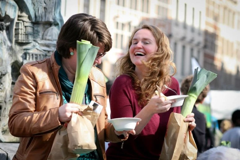 feeding5000brussles.jpg?type=w773