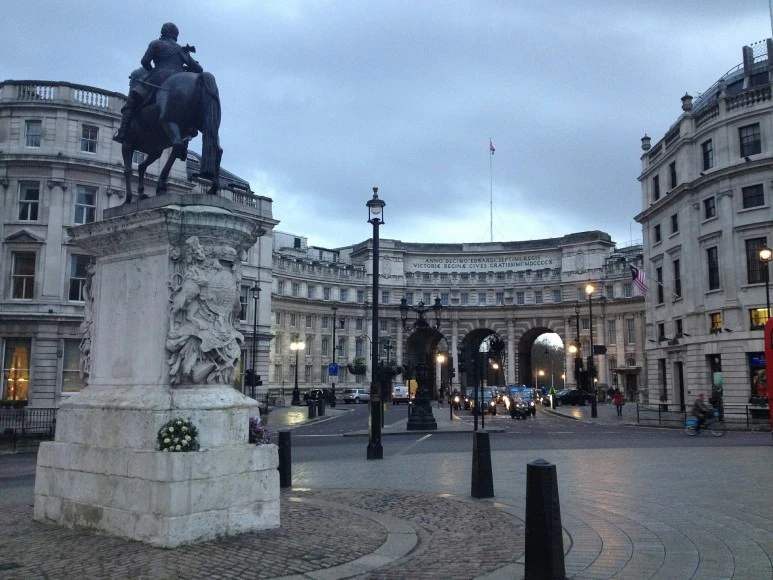 london-583876_1920.jpg?type=w773