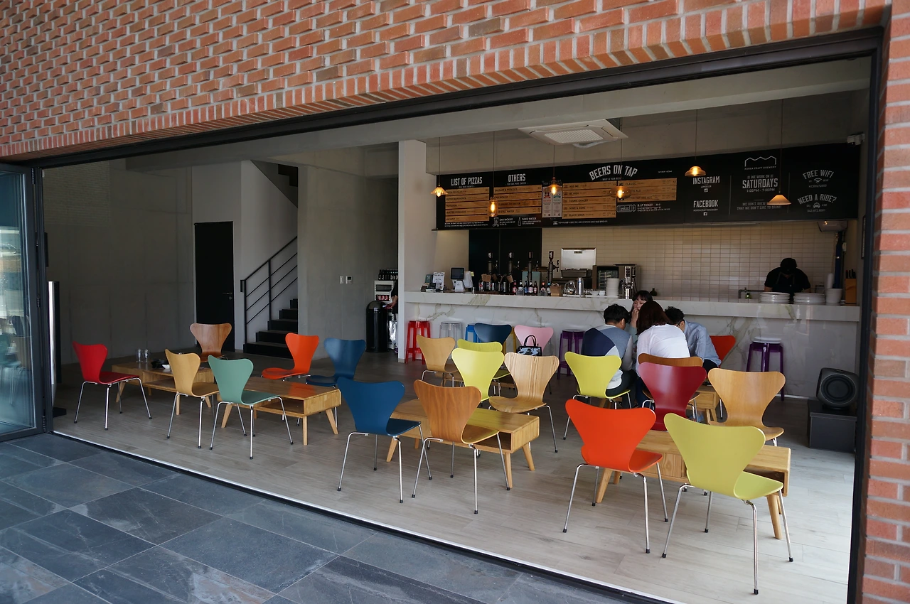 코리아 크래프트 브류어리 탭룸.JPG