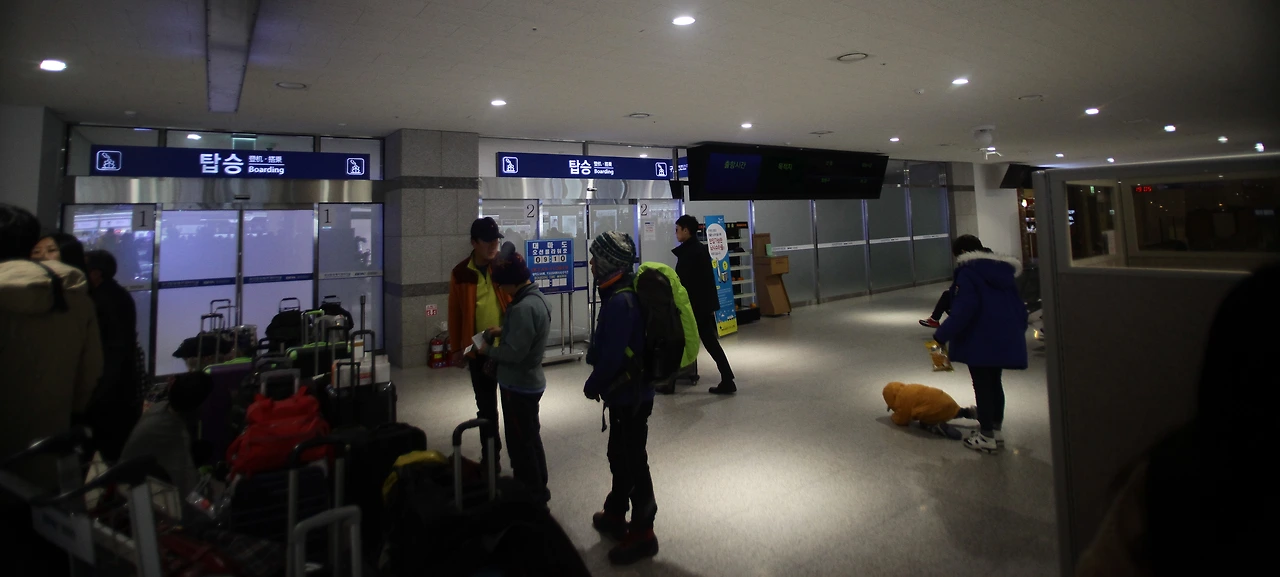 01-06 면세점 탑승 - 브런치용.JPG