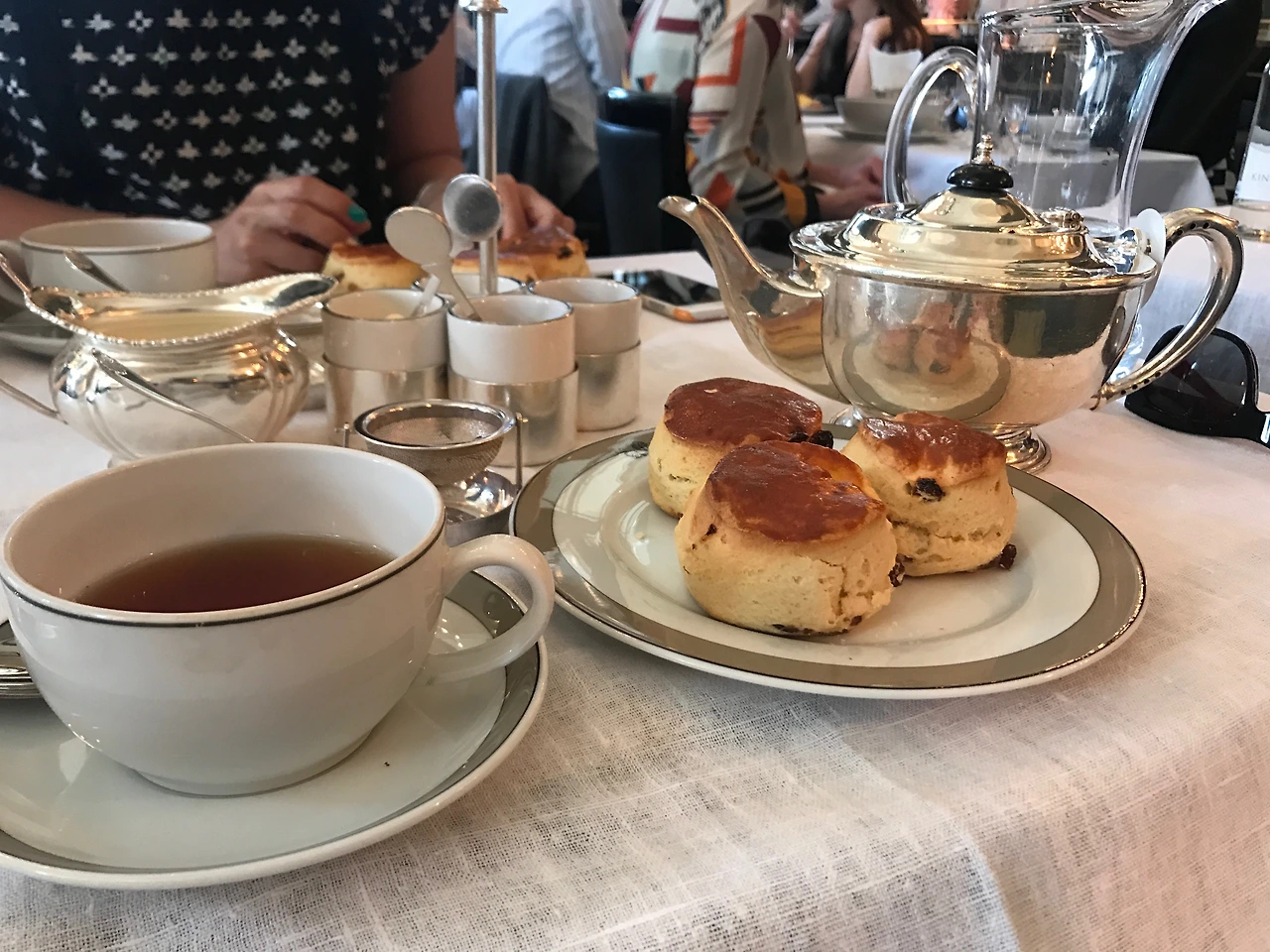 09 추천 애프터눈티룸 울슬리3_은식기.JPG