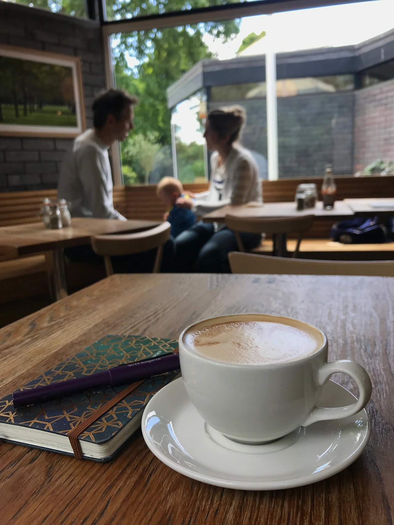 09 가든카페_아기와산책2.jpeg