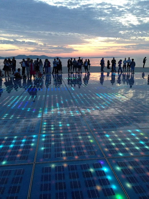 자다르_Greeting to the Sun.JPG