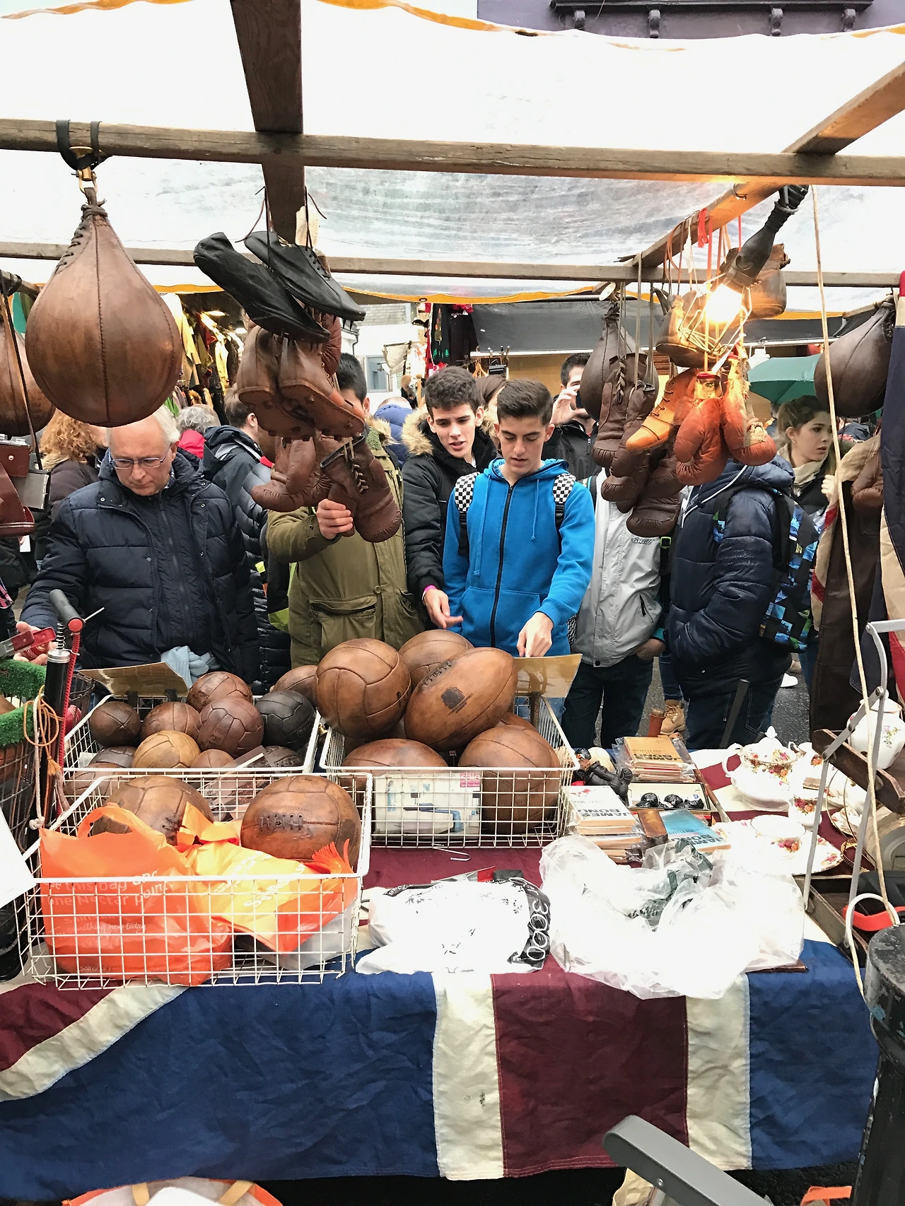 05 노팅힐_포토벨로_골동품가게2.JPG