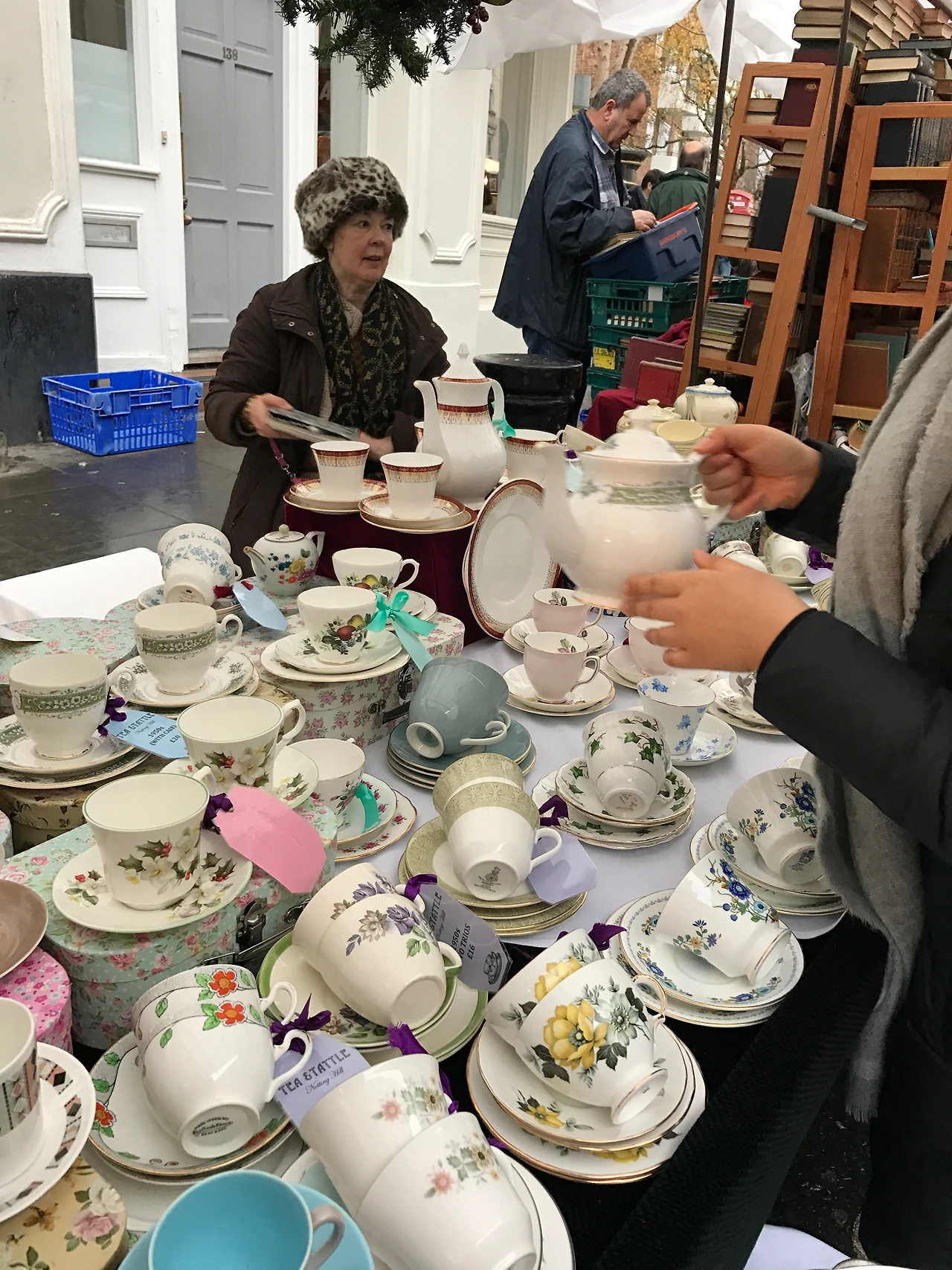 05 노팅힐_포토벨로_골동품가게5_안틱 찻잔 판매상.JPG