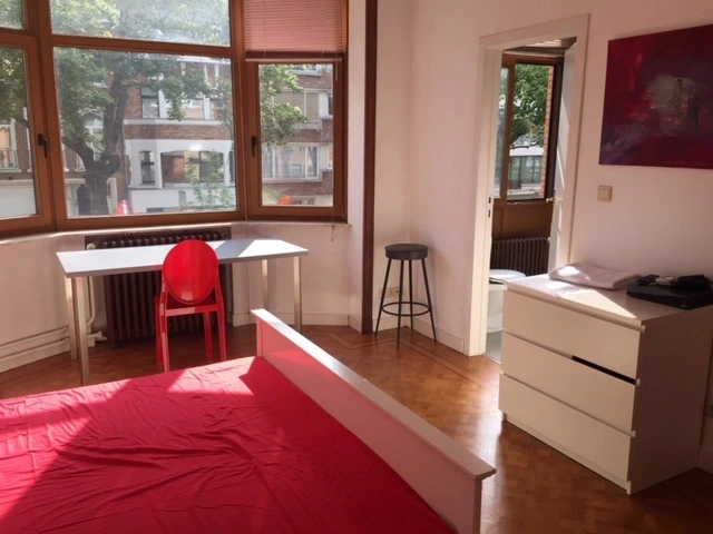 peggy_bedroom and view.jpeg