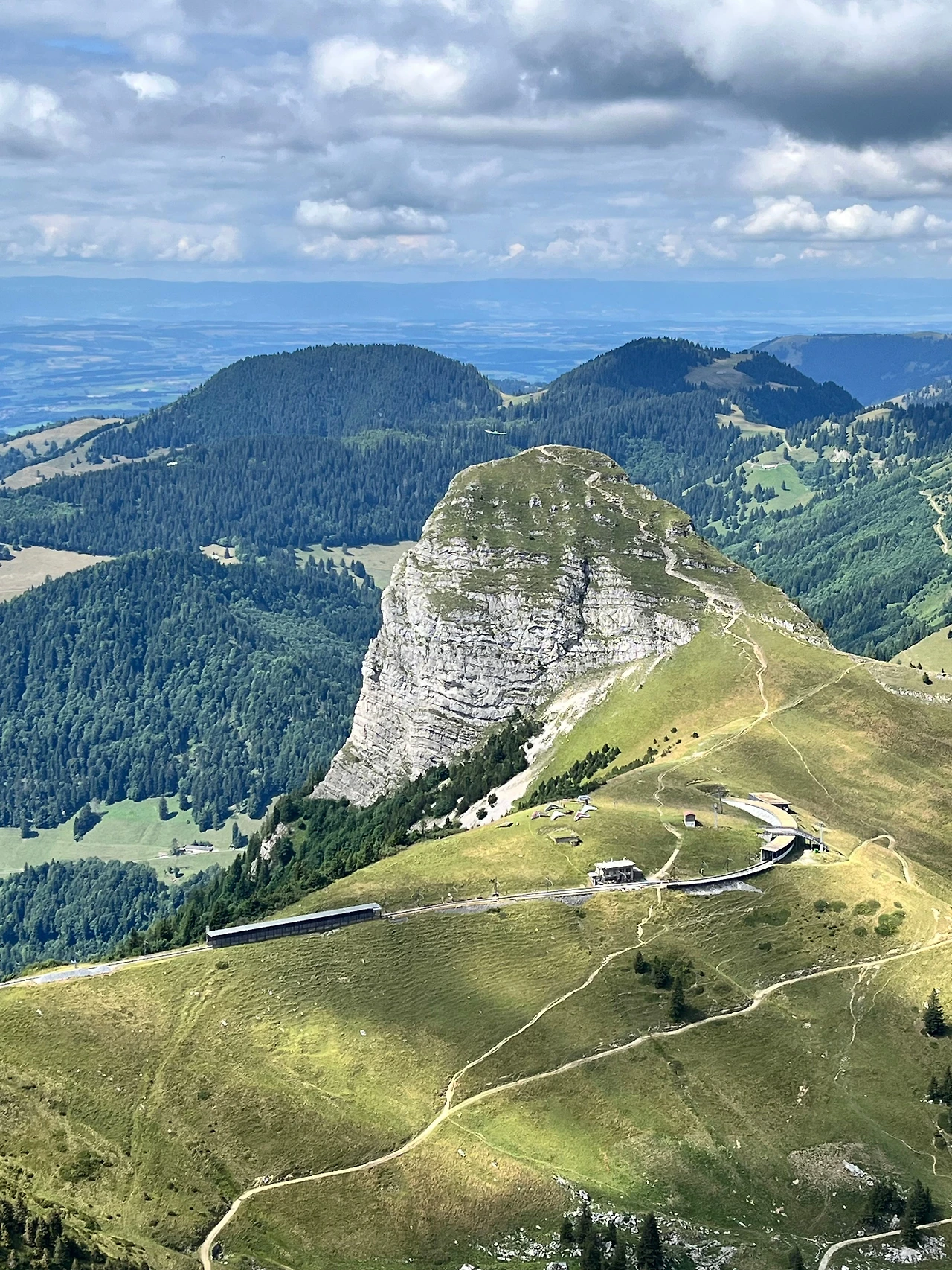 시끄러운 마음의소리.jpeg