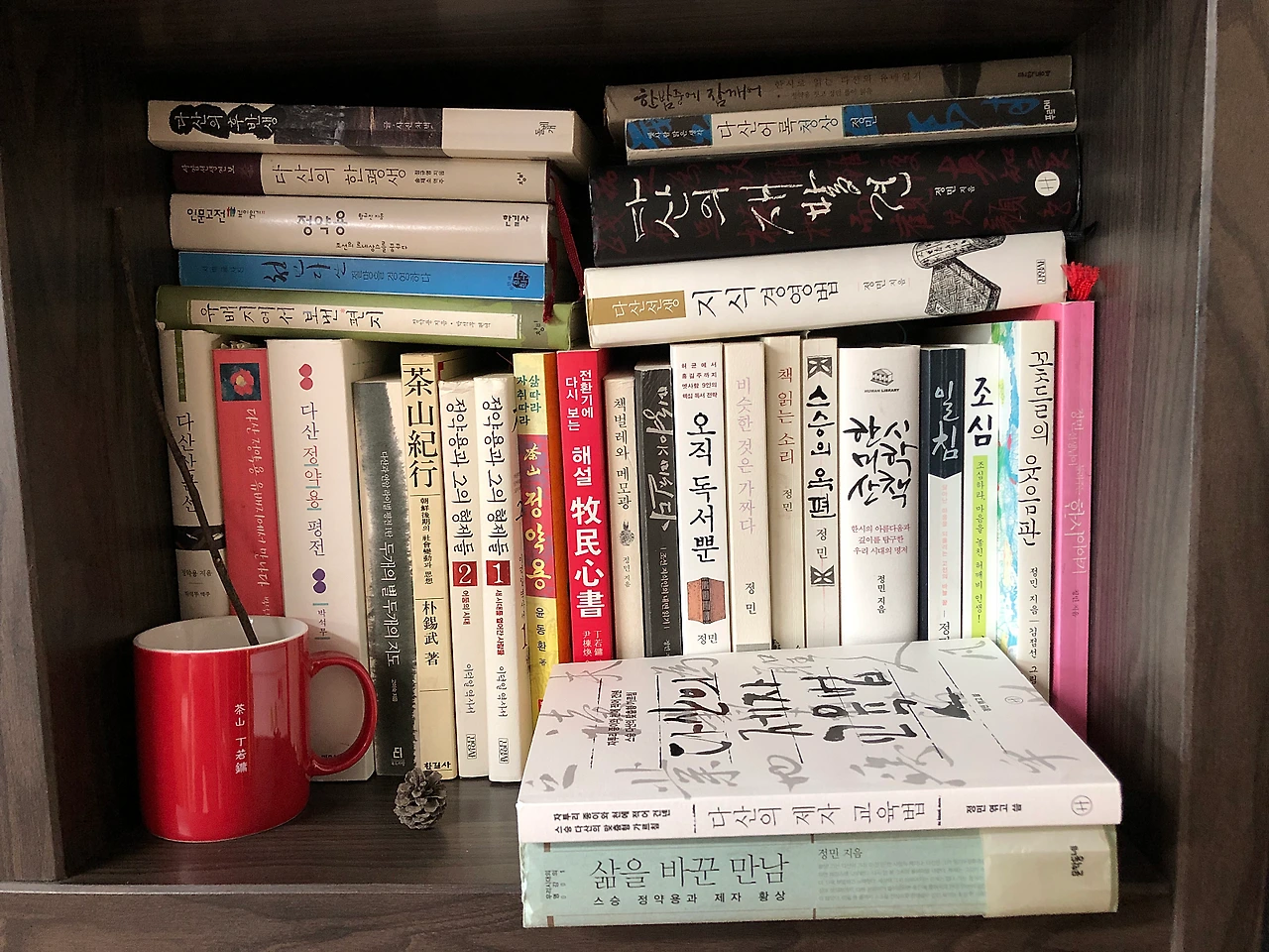 %EC%8B%AC%EC%9E%AC%EC%9D%98_%EC%84%9C%EA%B0%80%EC%97%90_%EC%9E%88%EB%8A%94_%EC%9E%91%EA%B0%80%EC%99%80_%EC%B1%85%EB%93%A42.png?type=w1600