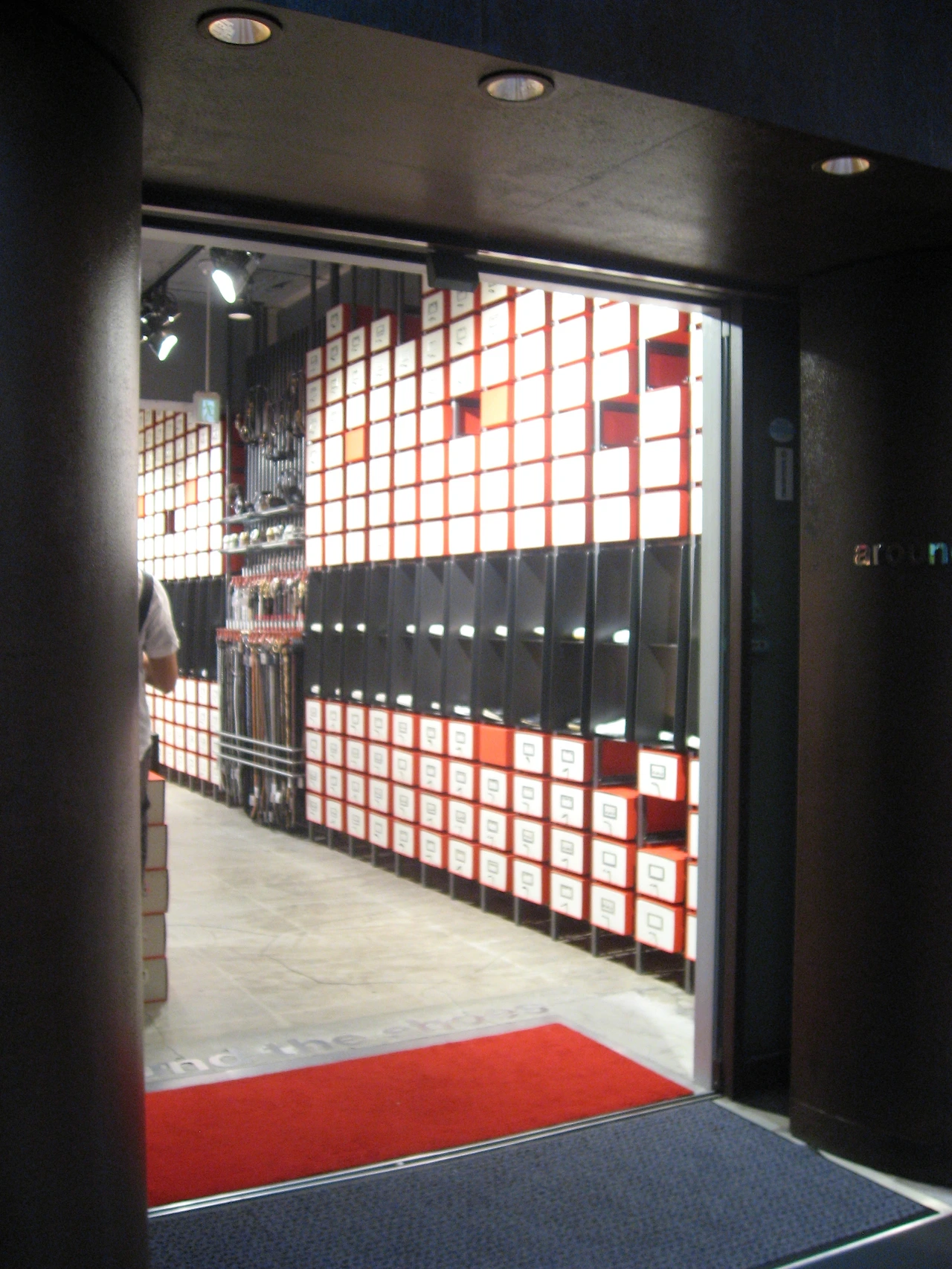 궁금한 매장1-2.JPG