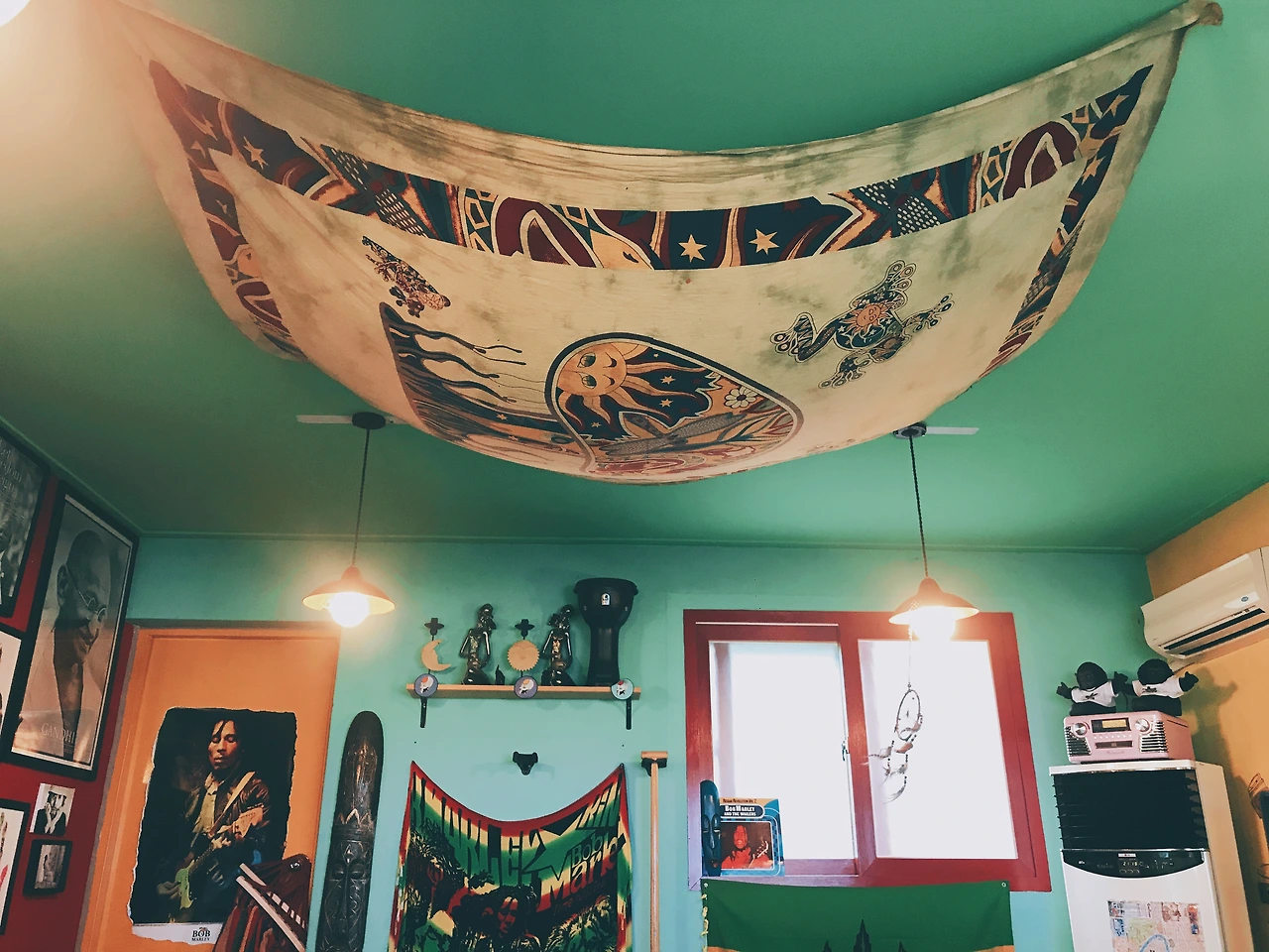 커피자유 천장.jpeg