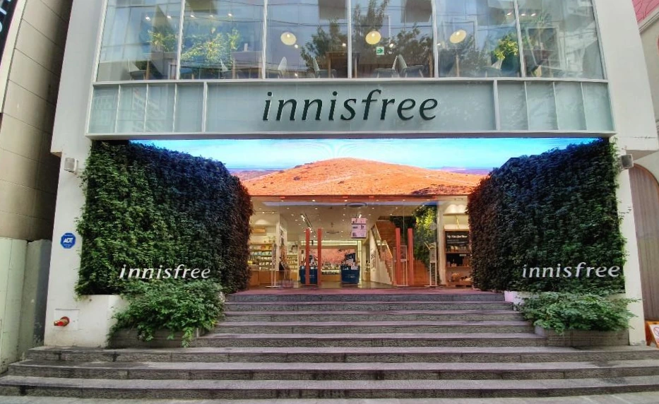 명동 이니스프리.jpeg