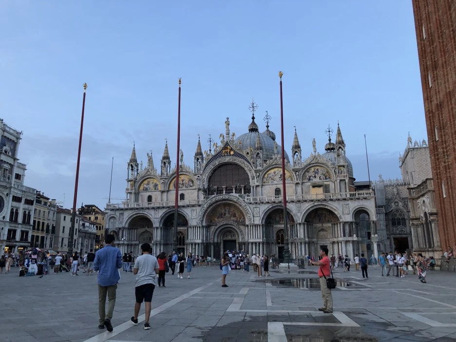 IMG_9922.jpg?type=w1